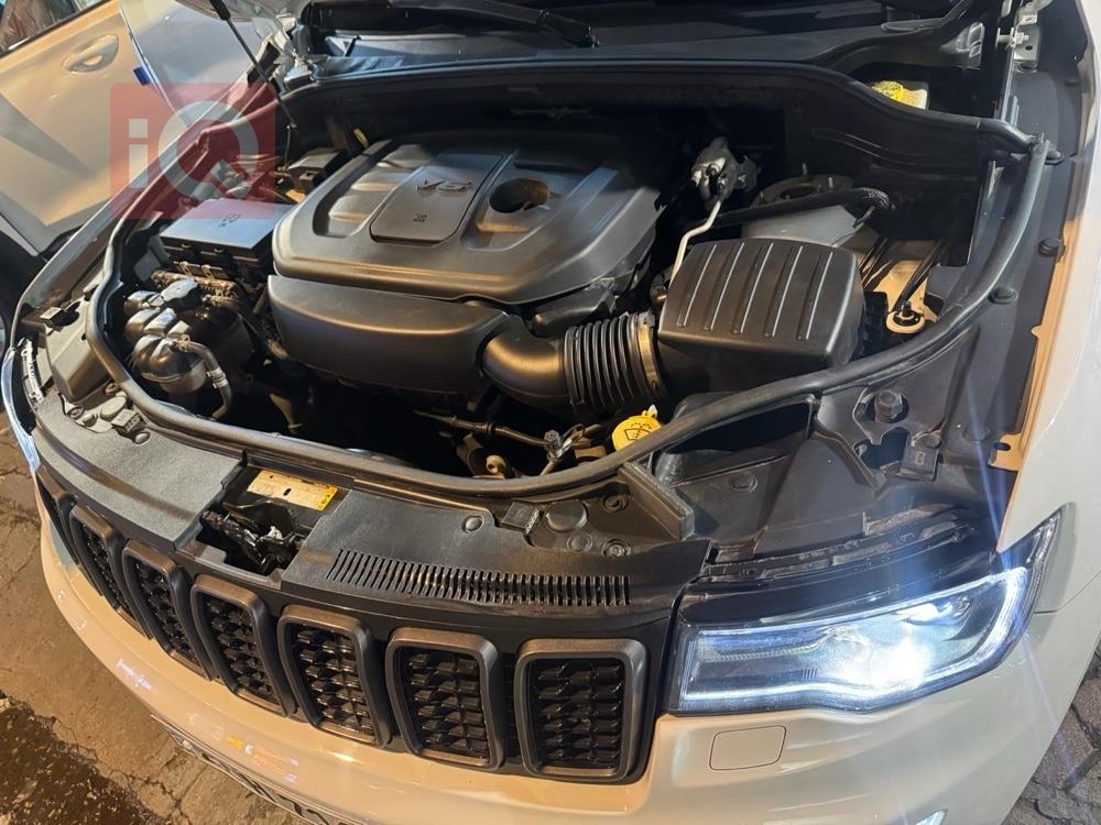 جیپ گراند شیرۆکی